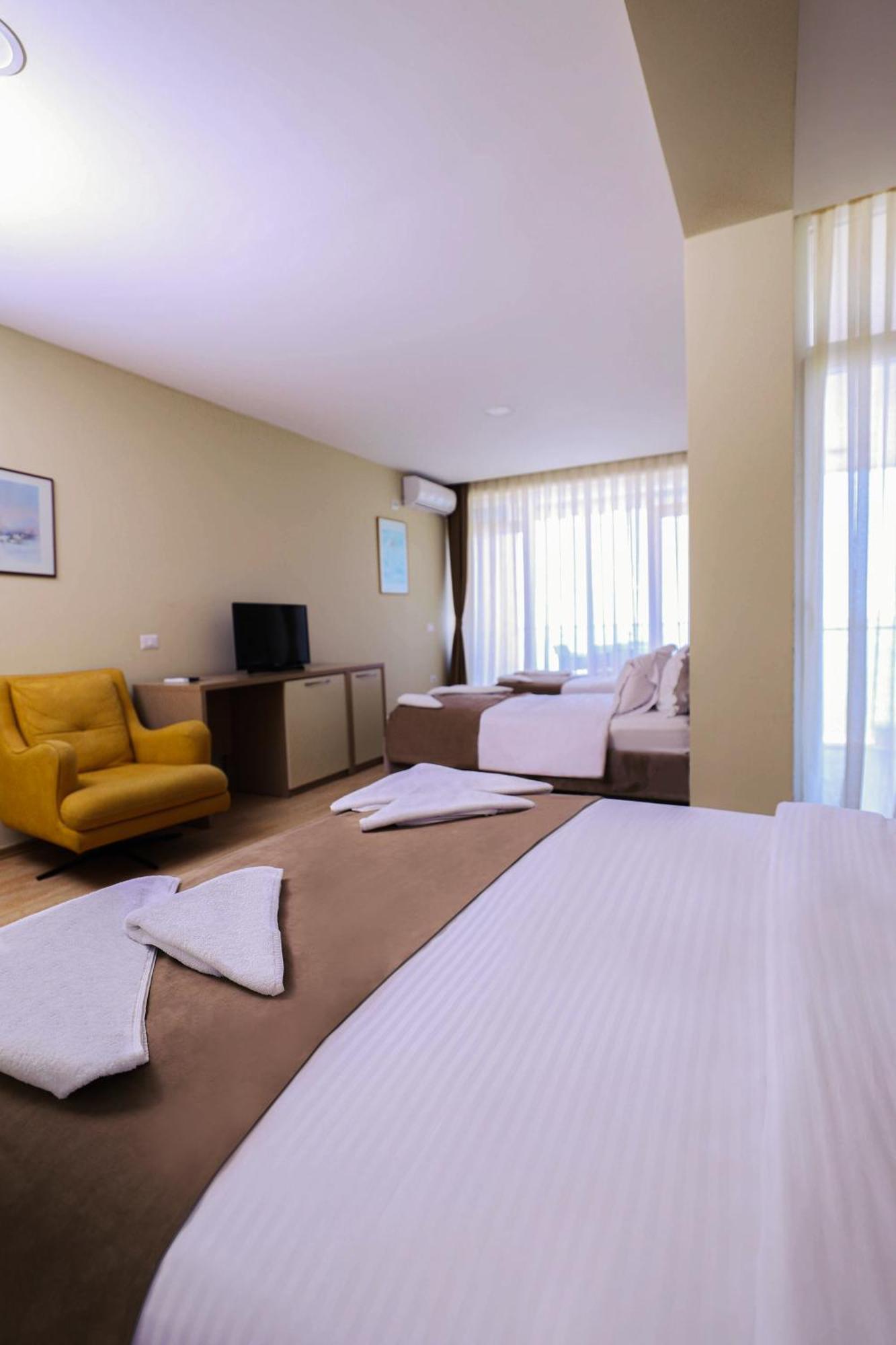 Hotel Frojd Shëngjin Buitenkant foto