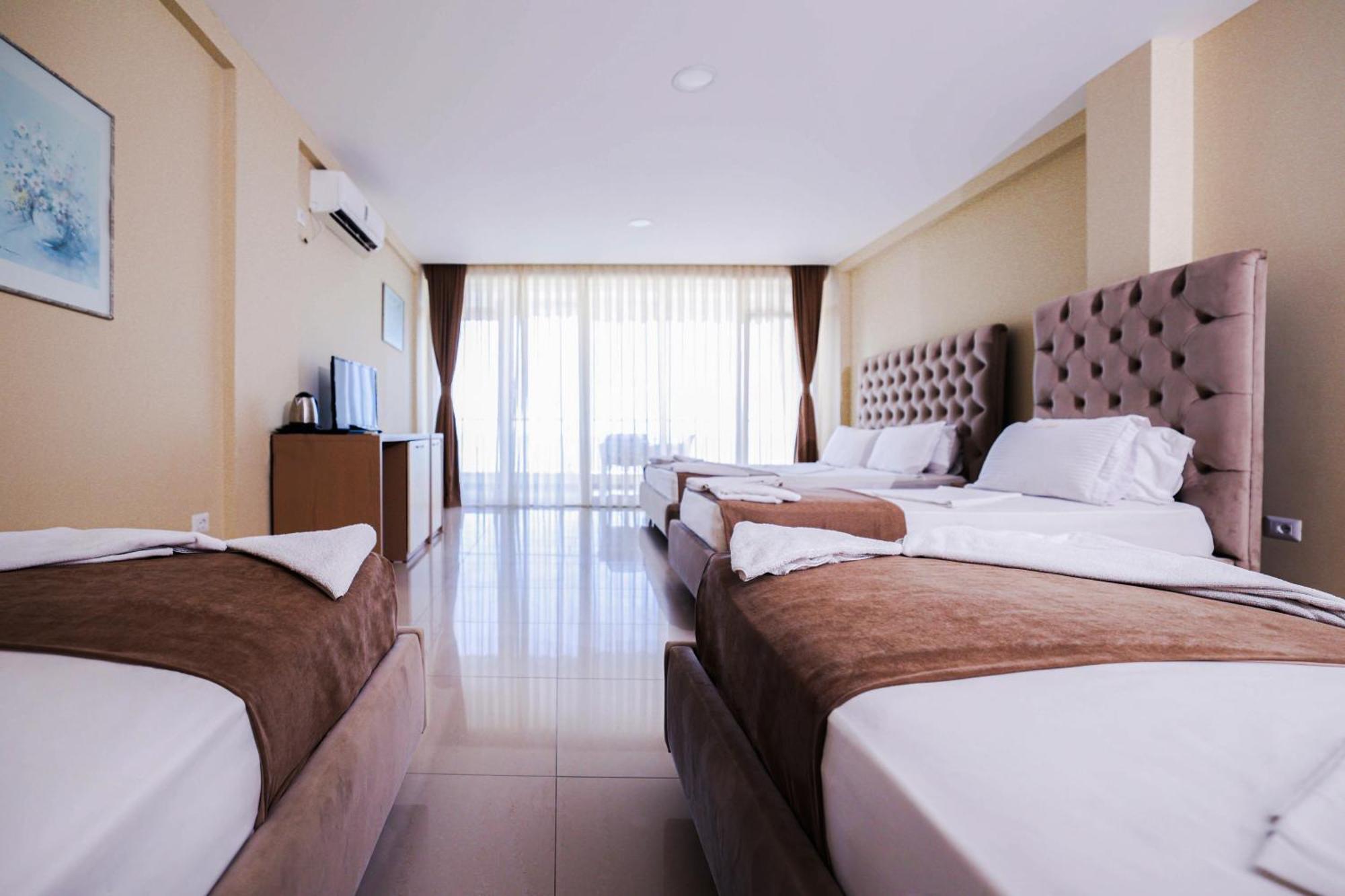 Hotel Frojd Shëngjin Buitenkant foto