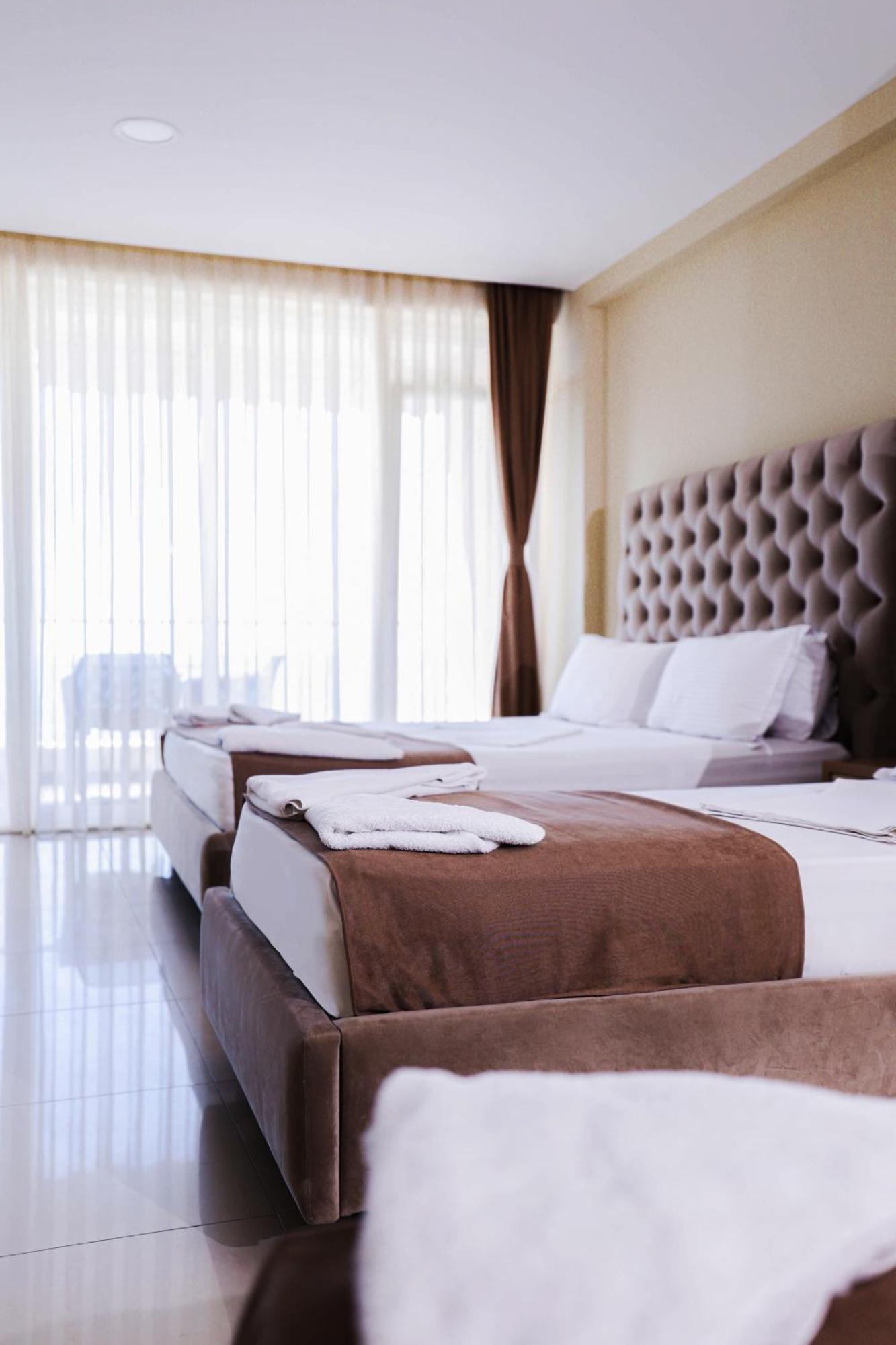 Hotel Frojd Shëngjin Buitenkant foto