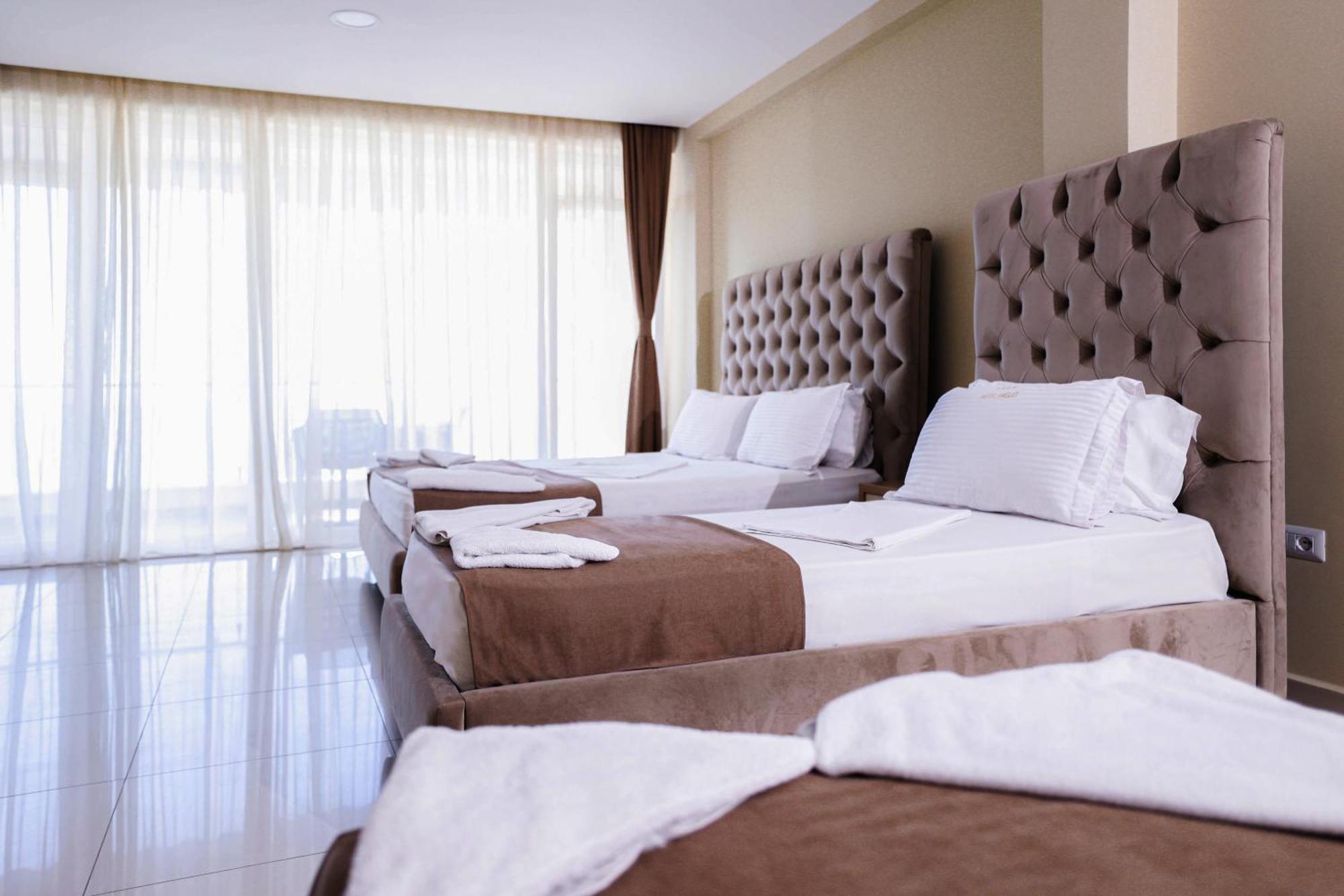 Hotel Frojd Shëngjin Buitenkant foto