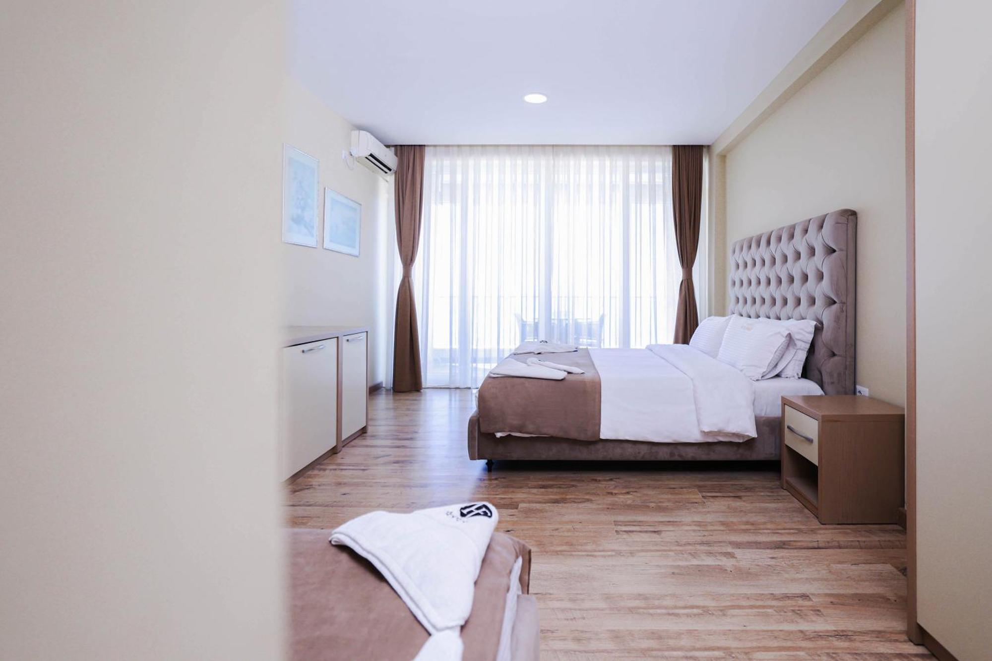 Hotel Frojd Shëngjin Buitenkant foto
