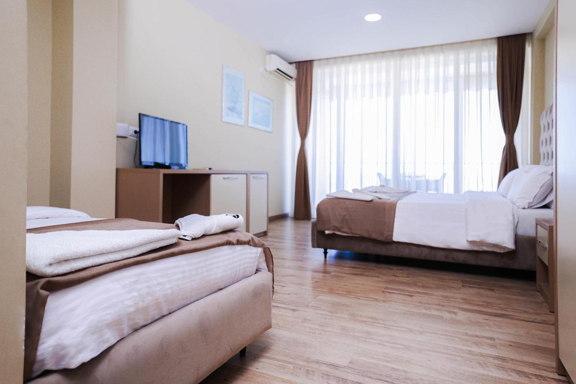 Hotel Frojd Shëngjin Buitenkant foto